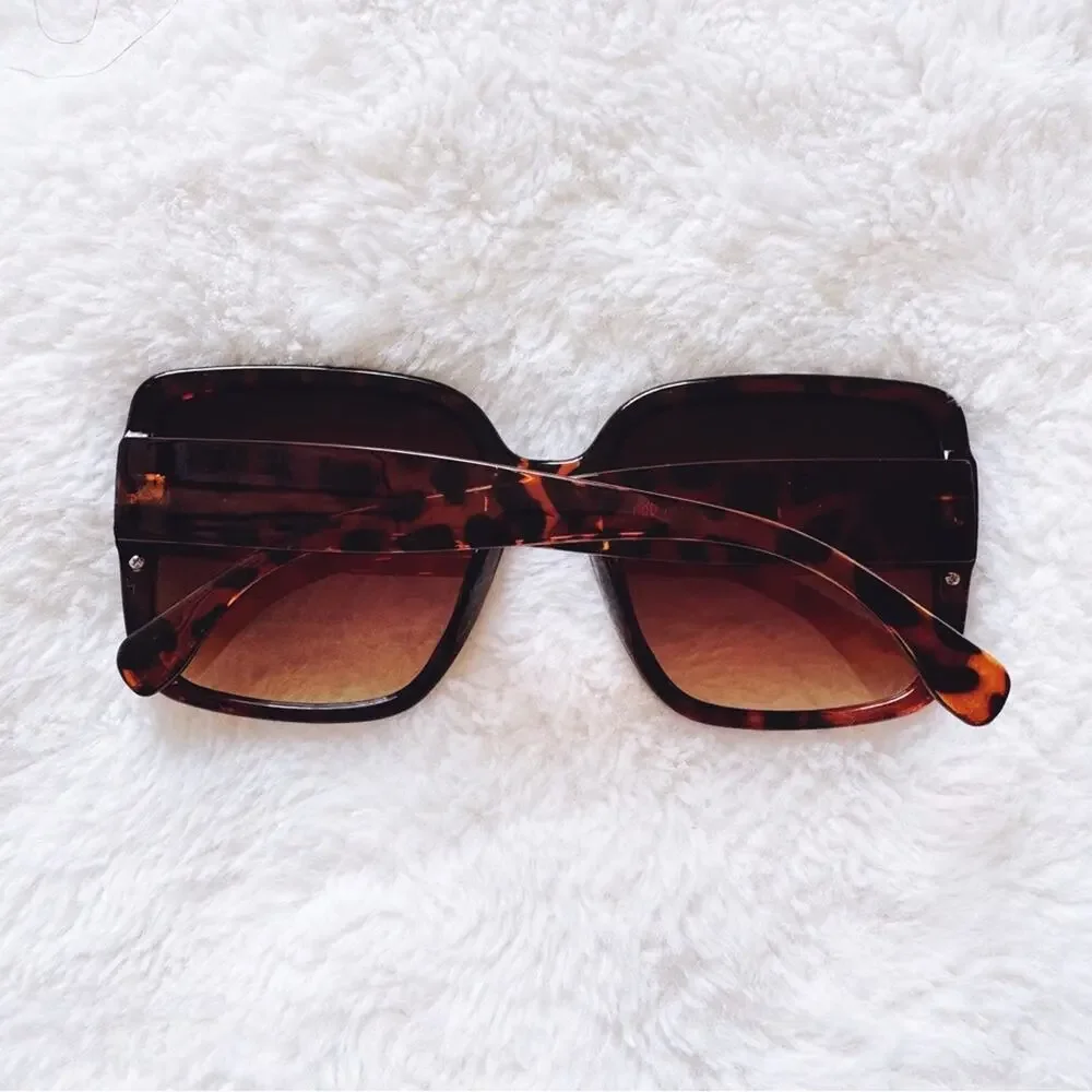 Abby Tortoise Brown Square Frame Sunglasses - Picture 10 of 10